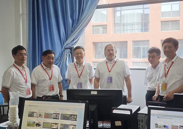 11 -2 2024年安徽省大学生测绘技能大赛现场.jpg